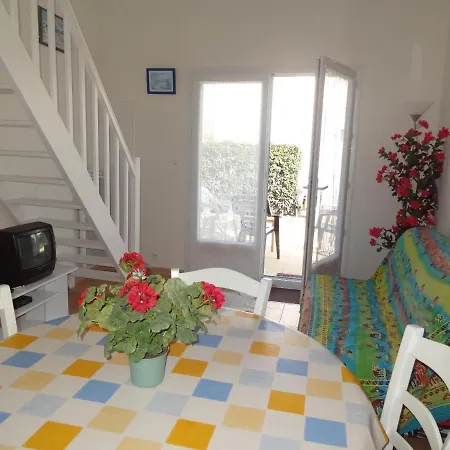 Maisonnette Avec Piscine à 1800m De La Plage, Idéale Pour Familles - - Fr-1-476-35 Hébergement de vacances *