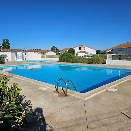 Maisonnette Avec Piscine A 1800m De La - Fr-1-476-35 לה פוט-סור-מר