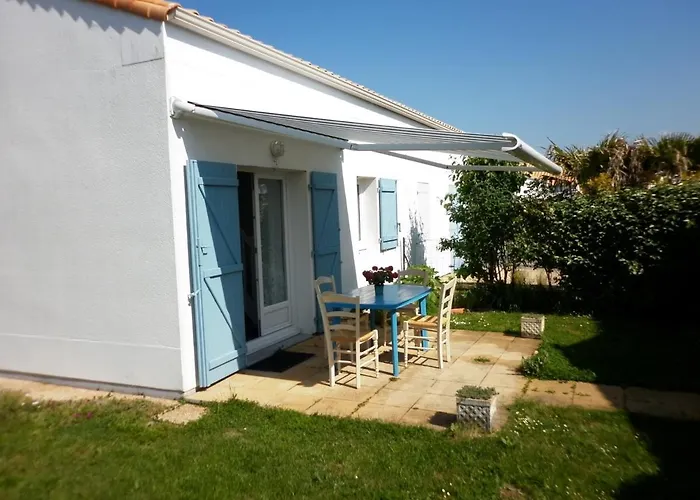 Hébergement de vacances Maisonnette Avec Piscine à 1800m De La Plage, Idéale Pour Familles - - Fr-1-476-35 *