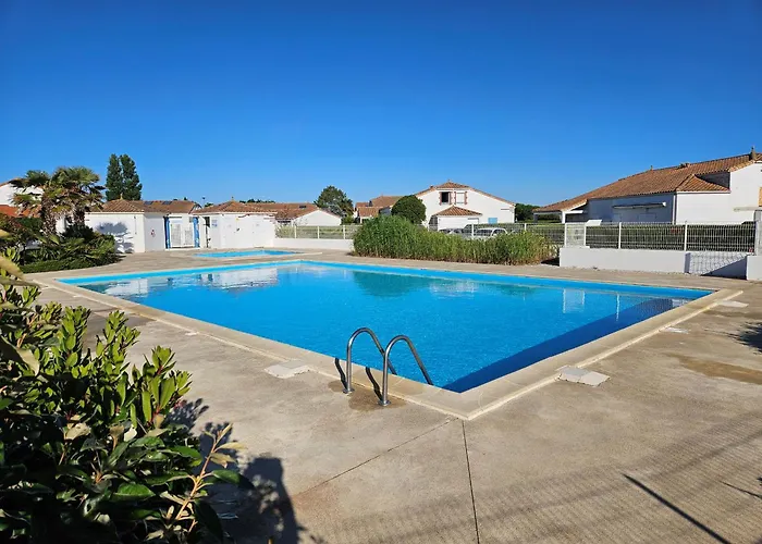 Maisonnette Avec Piscine à 1800m De La Plage, Idéale Pour Familles - - Fr-1-476-35 La Faute-sur-Mer